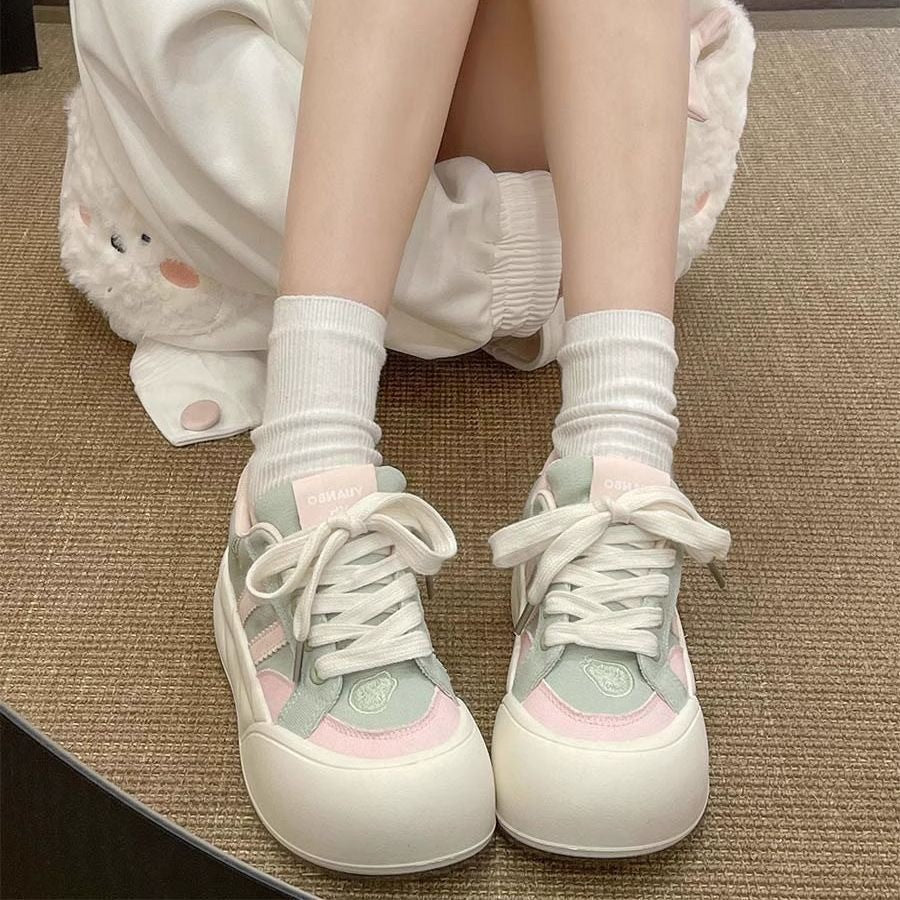 Damen Sneakers mit eleganter Struktur und modischen Details Heidi Mode - Image 4