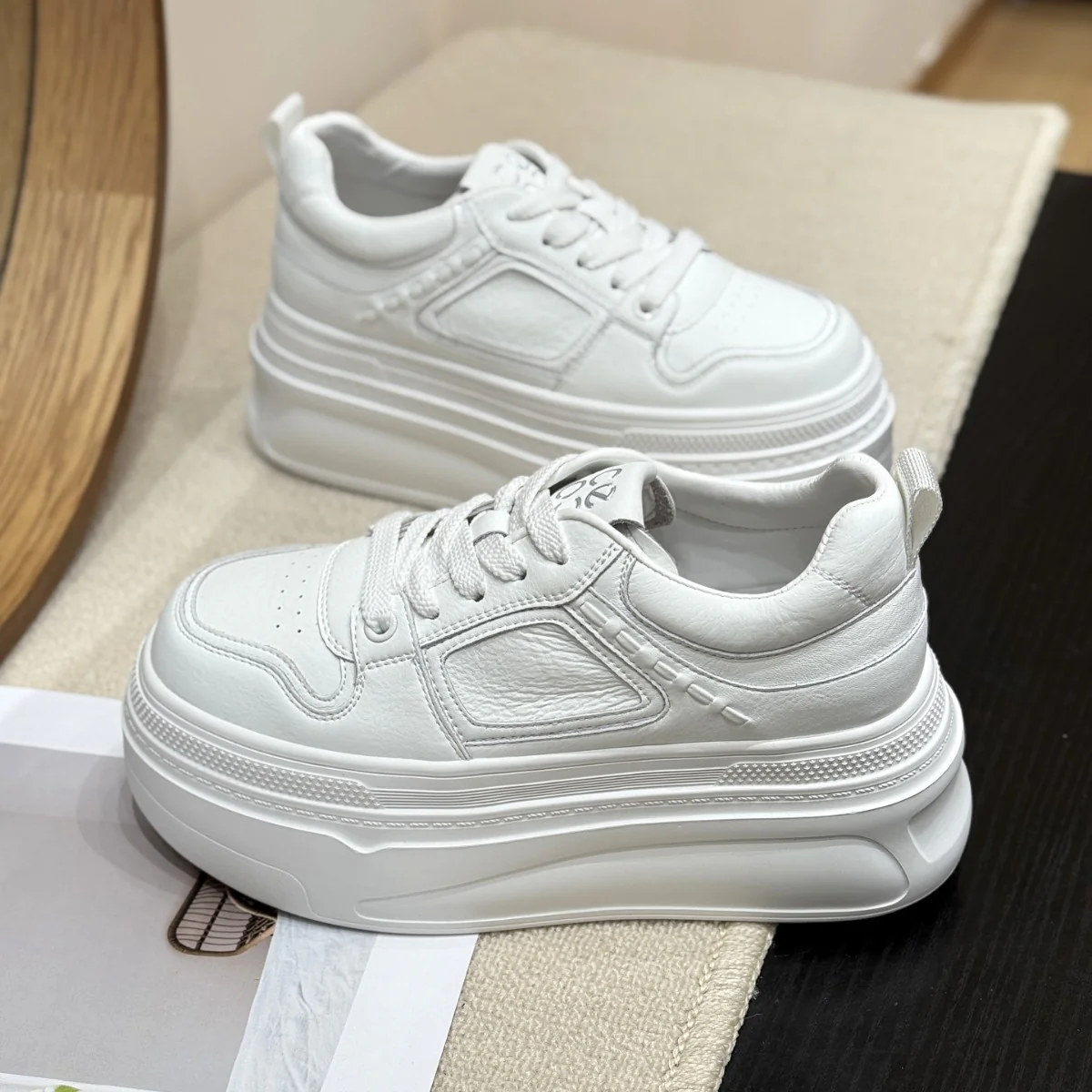 Damen Sneakers mit erhöhtem Plateau und modischem Design Heidi Mode - Image 3