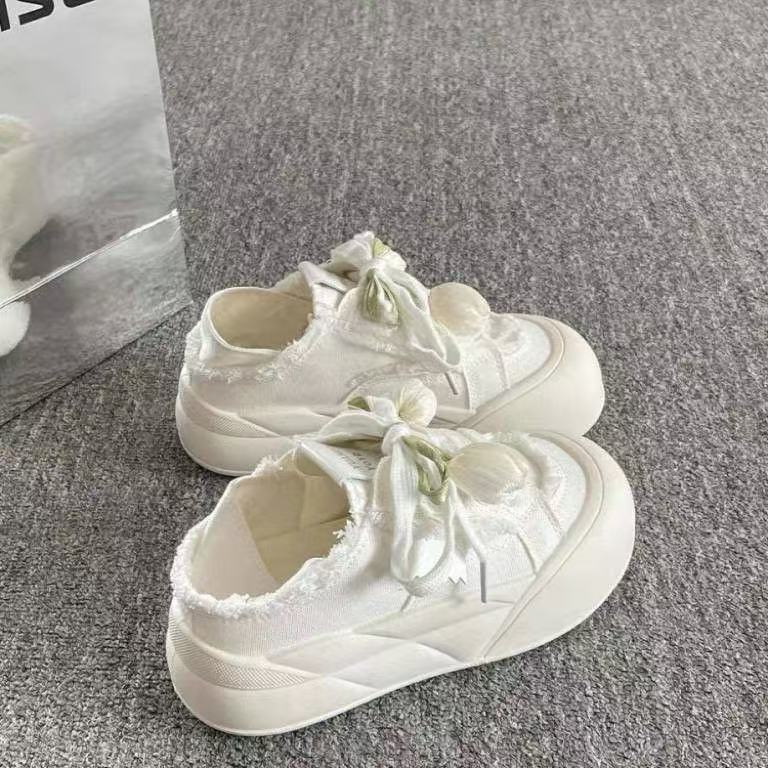 Damen Sneakers mit floralem Dekor und einzigartigem Schnürsystem Heidi Mode - Image 4