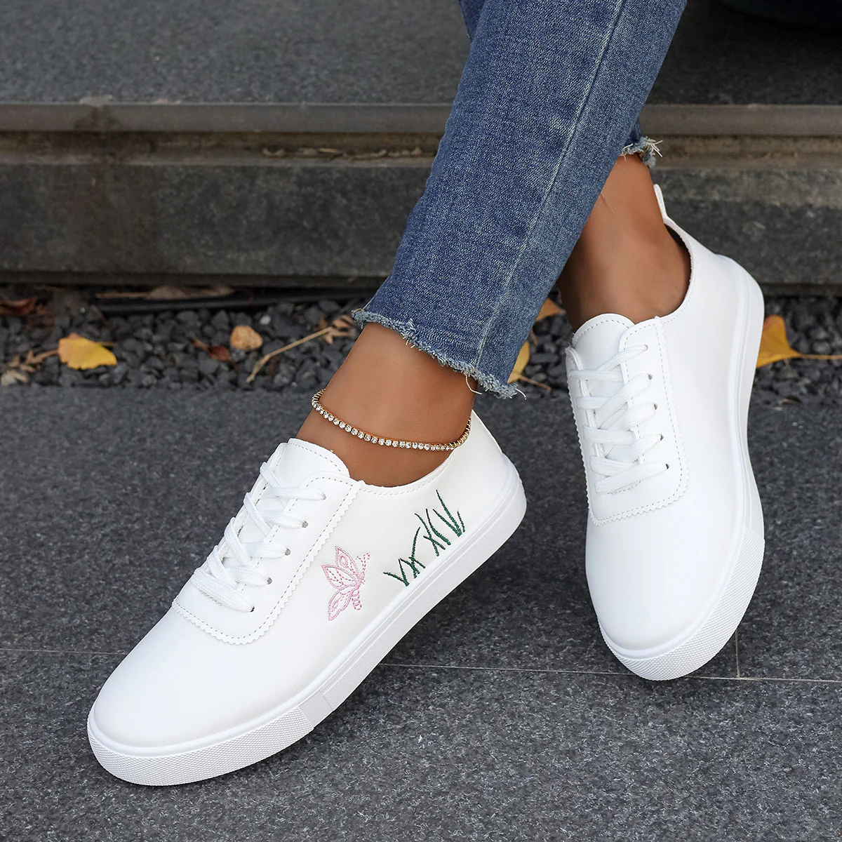 Damen Sneakers mit floralem Stickdesign und komfortabler Sohle Heidi Mode - Image 4