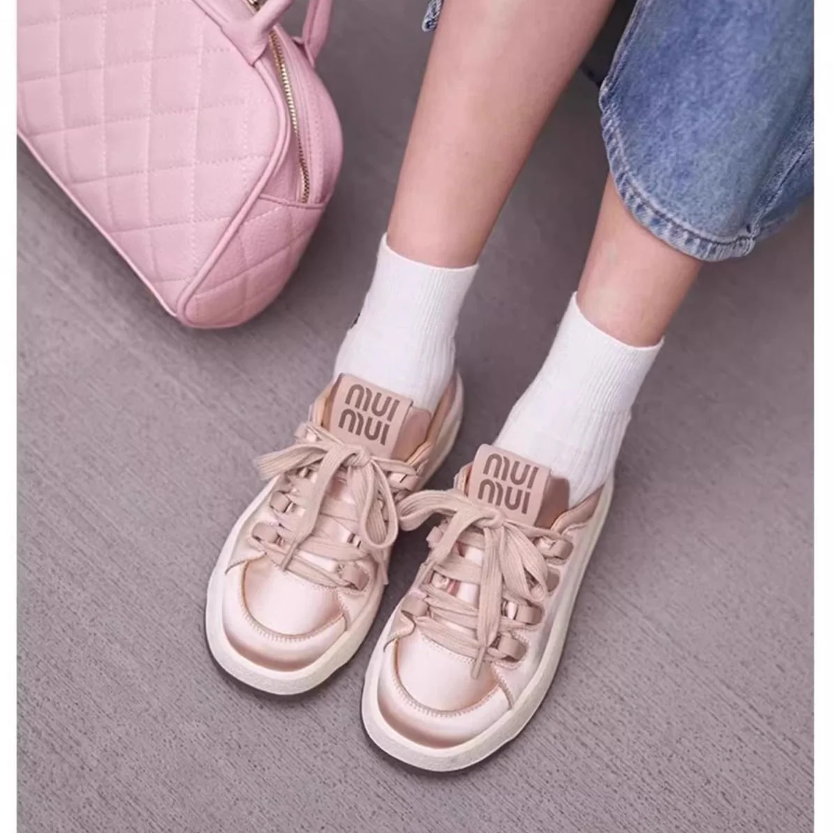 Damen Sneakers mit glänzendem Obermaterial und komfortabler Dämpfung Heidi Mode - Image 4