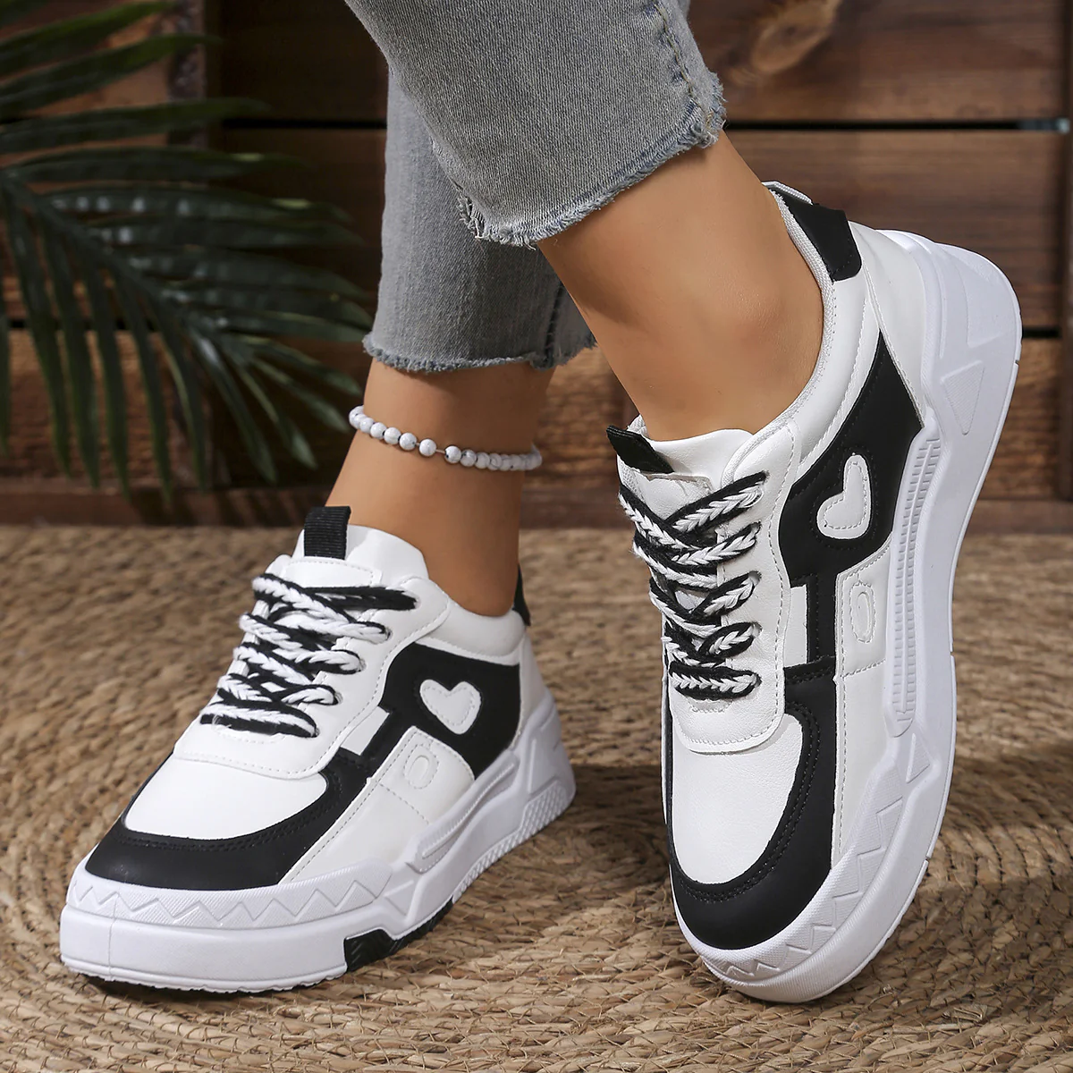 Damen Sneakers mit herzförmigem Design und dämpfender Sohle Heidi Mode