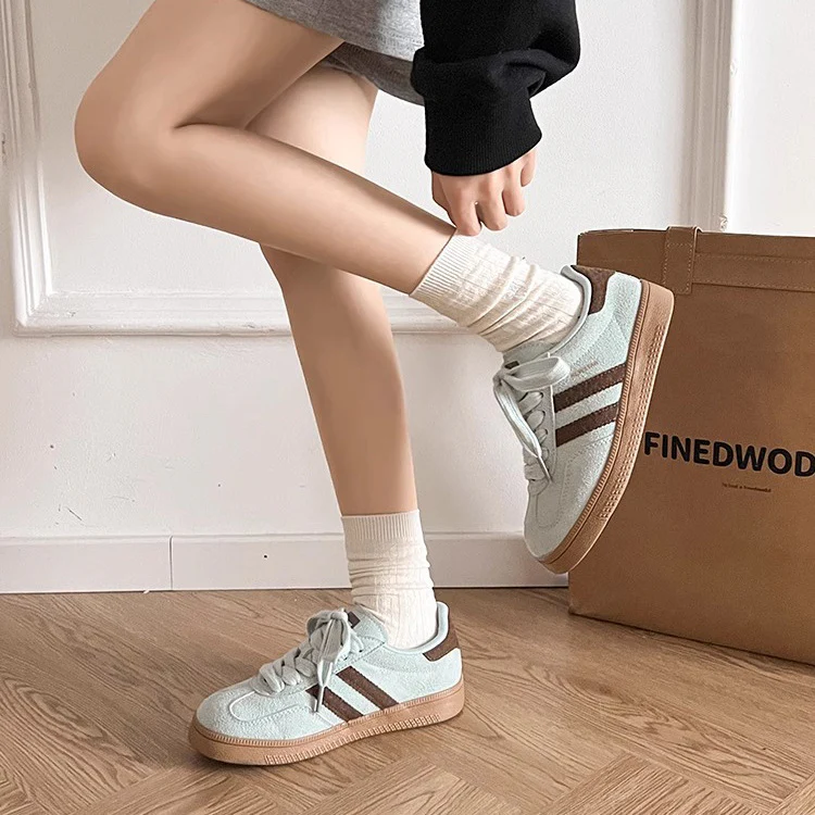 Damen Sneakers mit hochwertigem Velours-Obermaterial und rutschfester Gummisohle Heidi Mode - Image 2