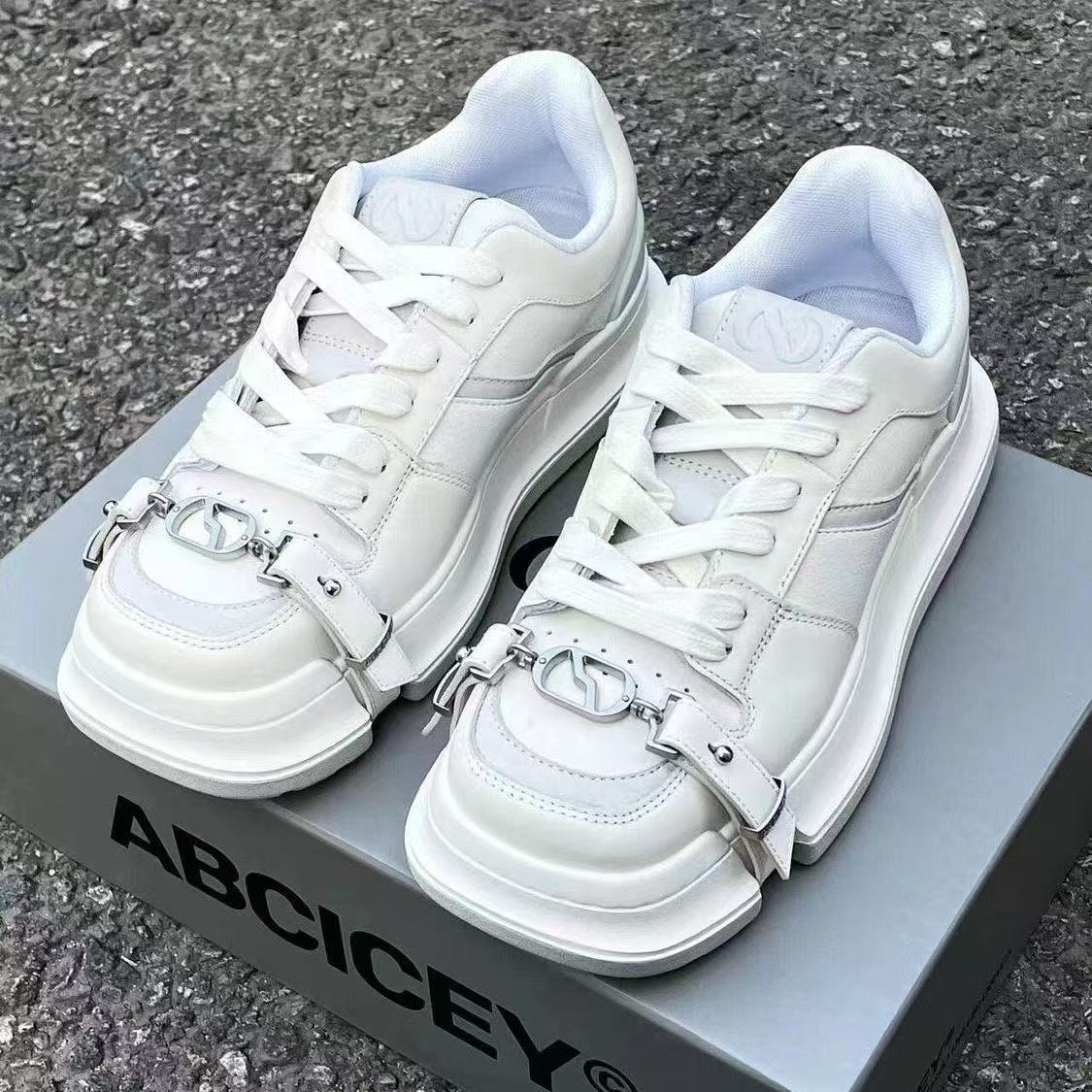 Damen Sneakers mit modischem Schnallenverschluss und innovativem Sohlenprofil Heidi Mode - Image 2