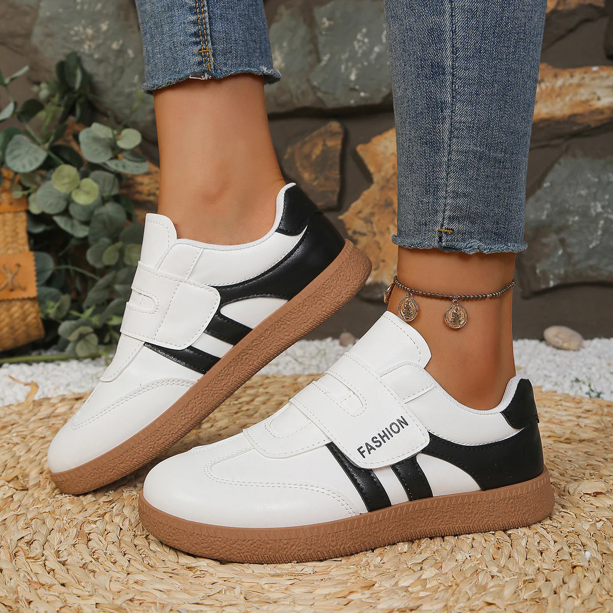 Damen Sneakers mit praktischem Klettverschluss und modischem Design Heidi Mode