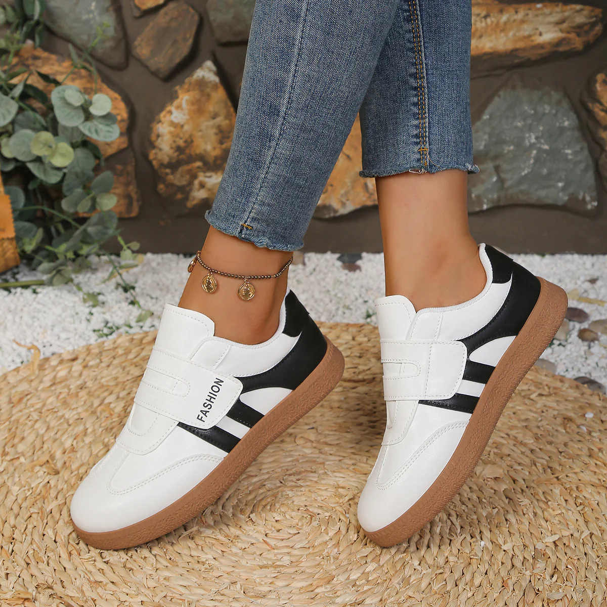 Damen Sneakers mit praktischem Klettverschluss und modischem Design Heidi Mode - Image 4