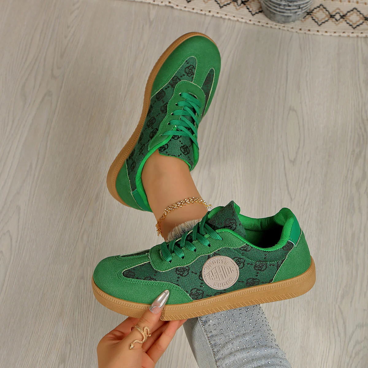 Damen Sneakers mit schickem Logo und farbenfrohem Design Heidi Mode - Image 2