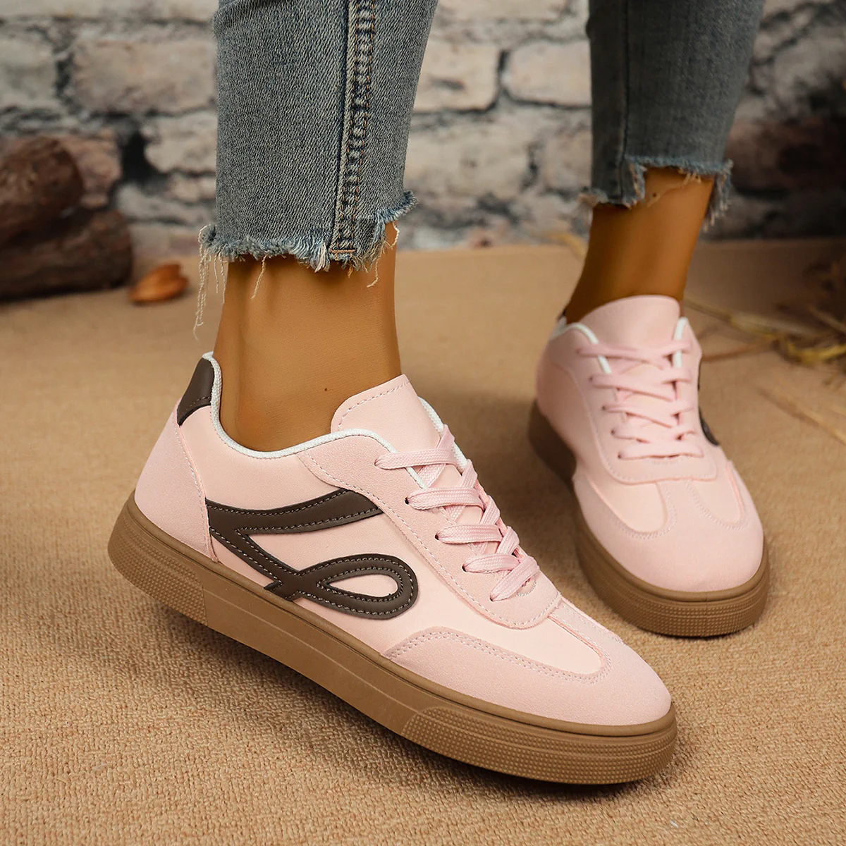 Damen Sneakers mit sportlichem Design und gepolsterter Sohle Heidi Mode - Image 2