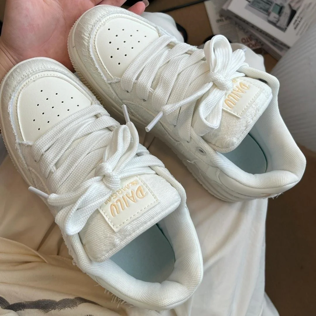 Damen Sneakers mit strukturierter Oberflächenbeschaffenheit und modischem Design Heidi Mode - Image 3