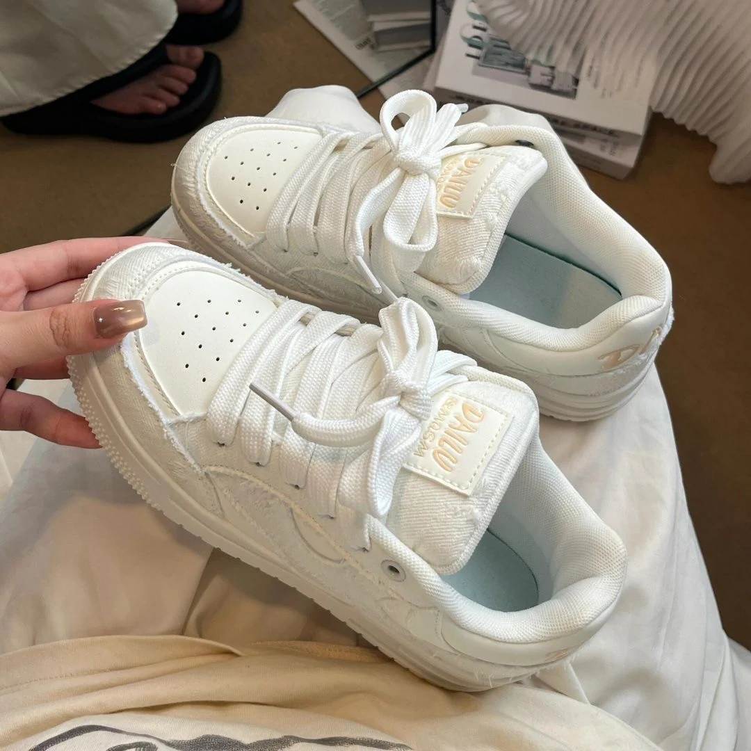 Damen Sneakers mit strukturierter Oberflächenbeschaffenheit und modischem Design Heidi Mode - Image 4