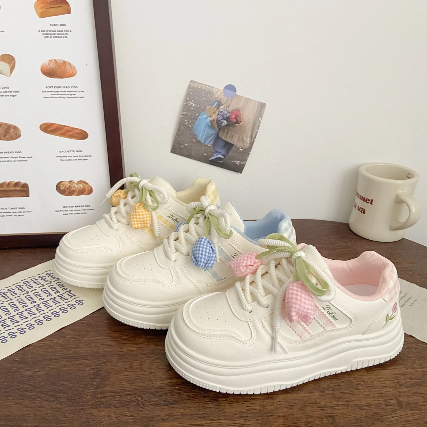 Damen Sneakers mit verspieltem Blumenmotiv und gepolsterter Laufsohle Heidi Mode - Image 3