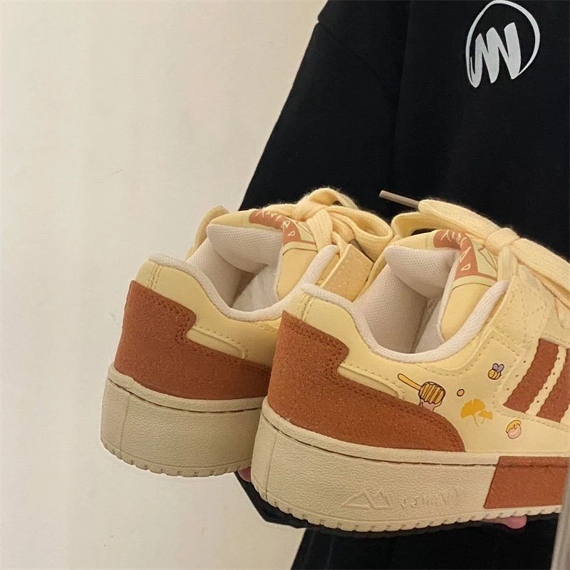 Damen Sneakers mit verspieltem Design und hochwertigem Obermaterial Heidi Mode - Image 3