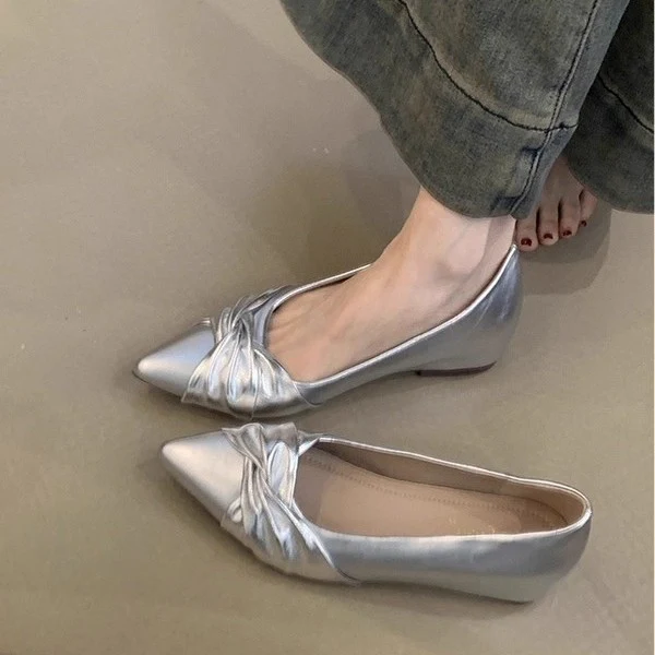 Damen spitze Pumps mit kunstvollem Knoten aus feinem Satin Heidi Mode - Image 4