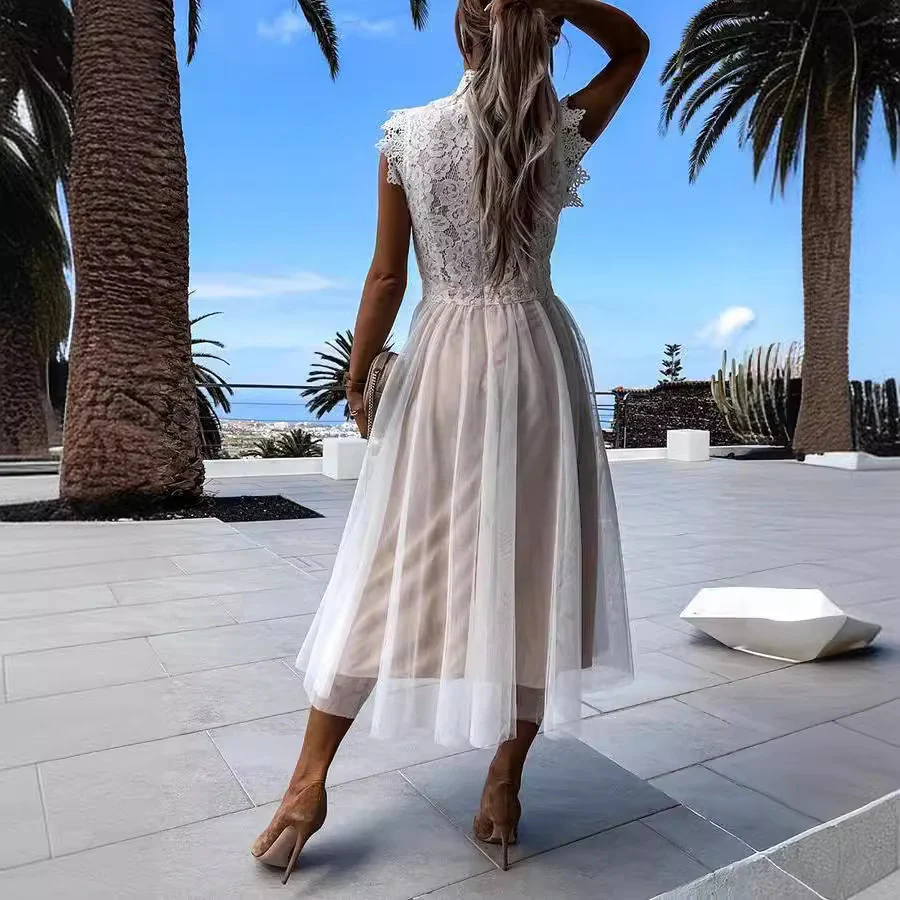 Damen Spitzenkleid mit hohem Kragen und schwungvollem Rock Heidi-Mode - Image 4
