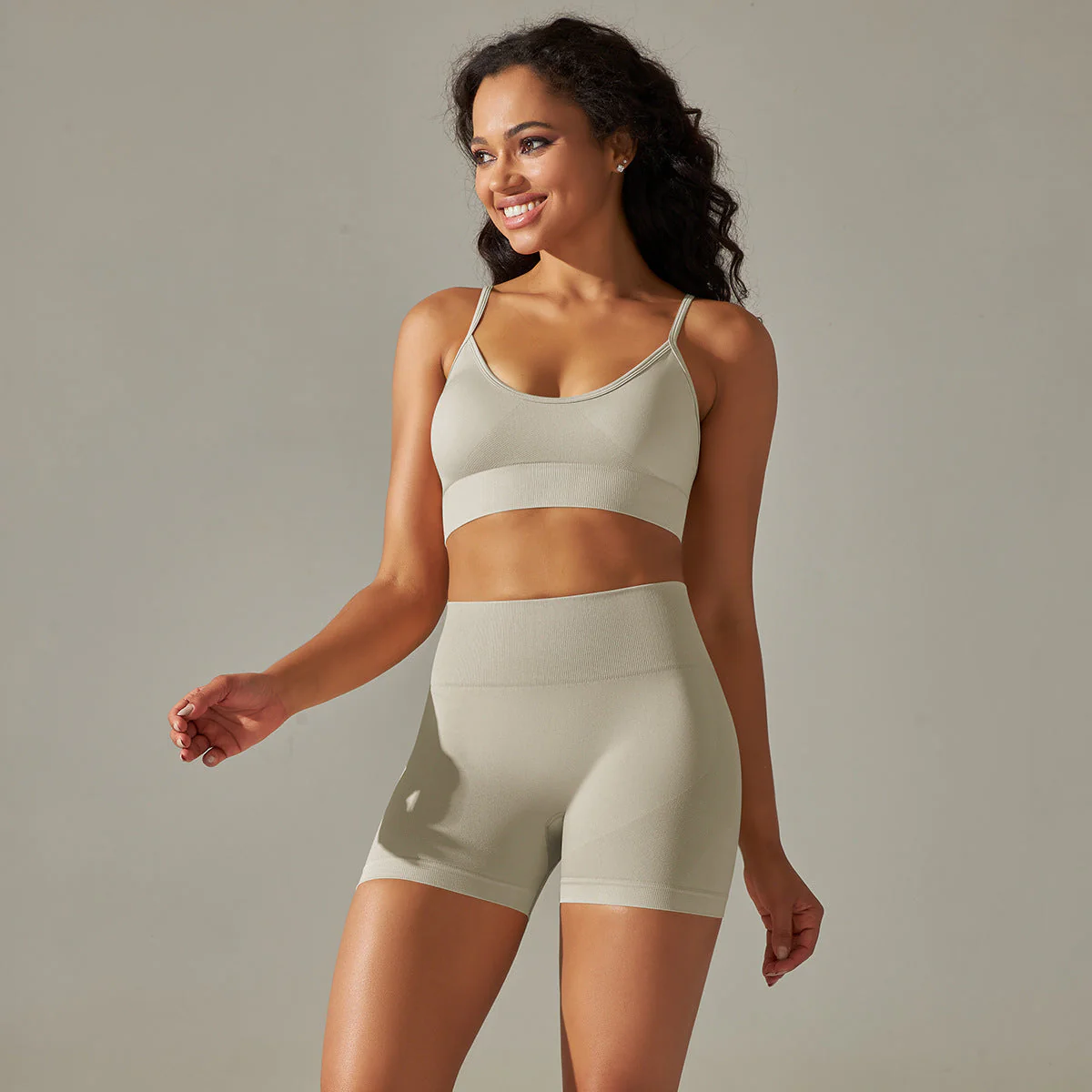Damen Sport-Bh und Shorts-Set Heidi-Mode