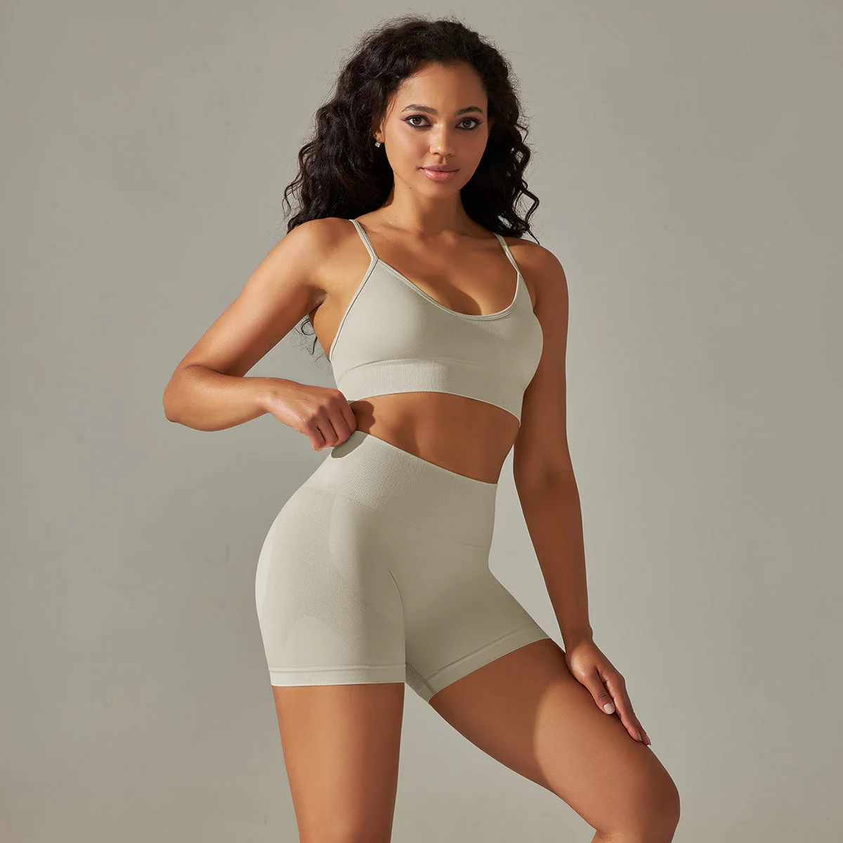 Damen Sport-Bh und Shorts-Set Heidi-Mode - Image 3