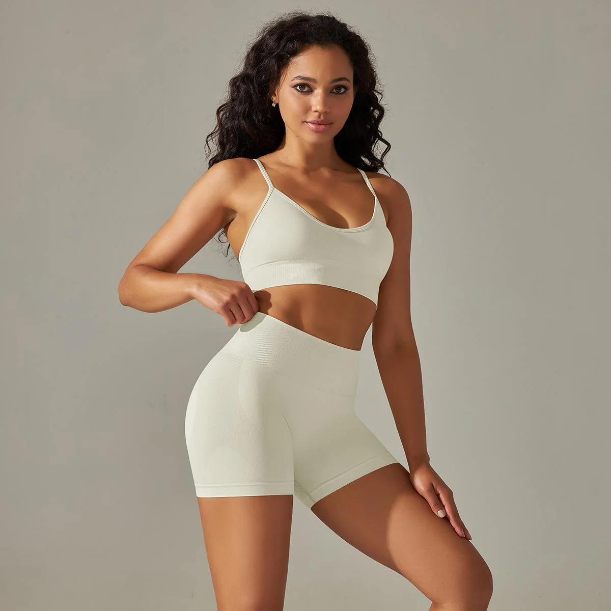 Damen Sport-Bh und Shorts-Set Heidi-Mode - Image 5
