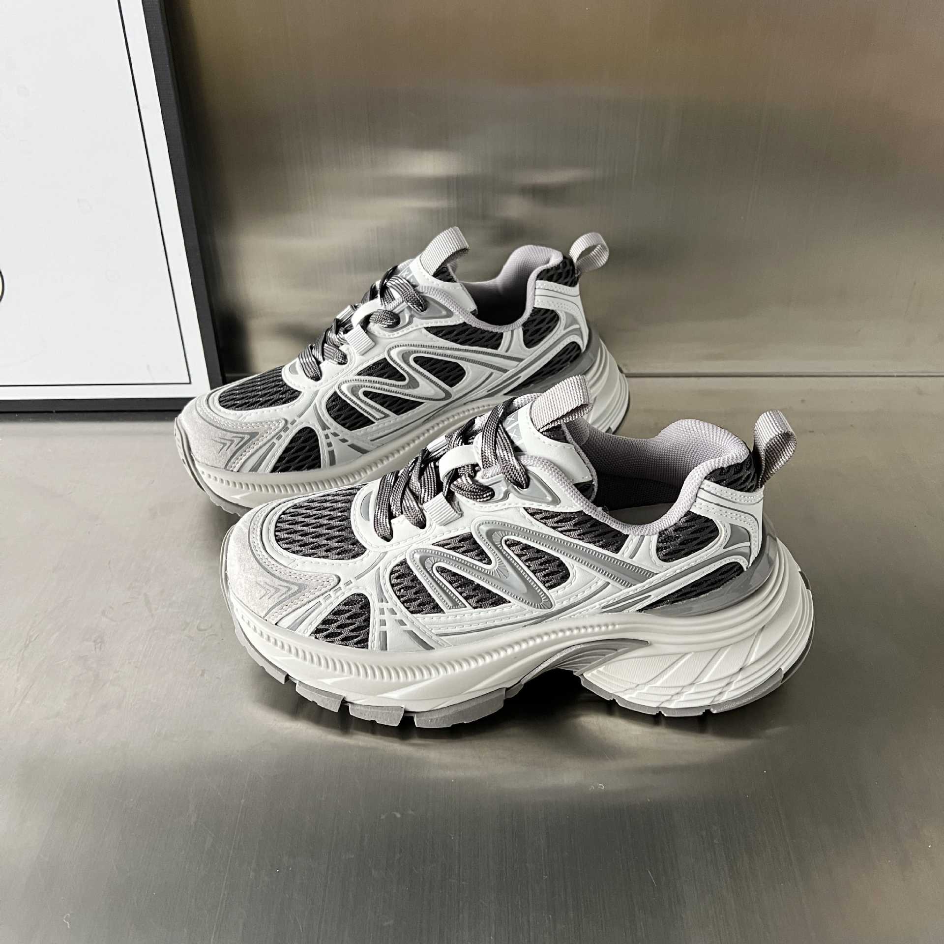 Damen Sportlich-dynamische Sneakers mit atmungsaktivem Obermaterial und ergonomischer Dämpfungstechnologie Heidi Mode