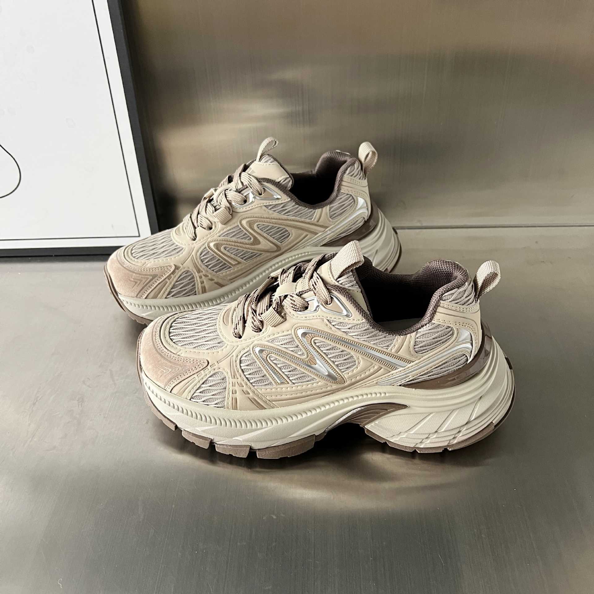 Damen Sportlich-dynamische Sneakers mit atmungsaktivem Obermaterial und ergonomischer Dämpfungstechnologie Heidi Mode - Image 2