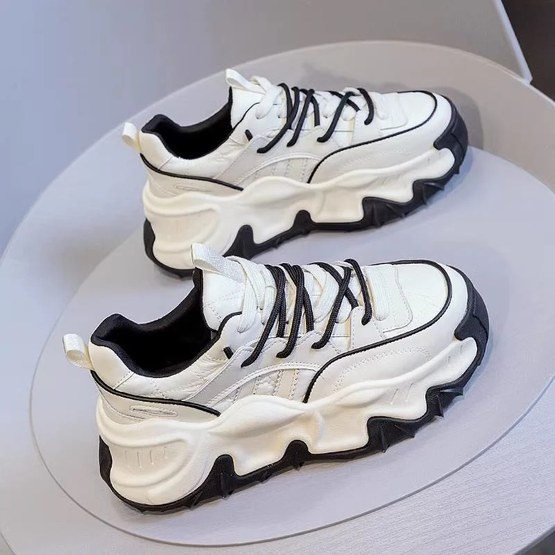 Damen Sportliche Chunky-Sneaker mit dämpfender Sohle und strapazierfähigem Obermaterial Heidi Mode - Image 2