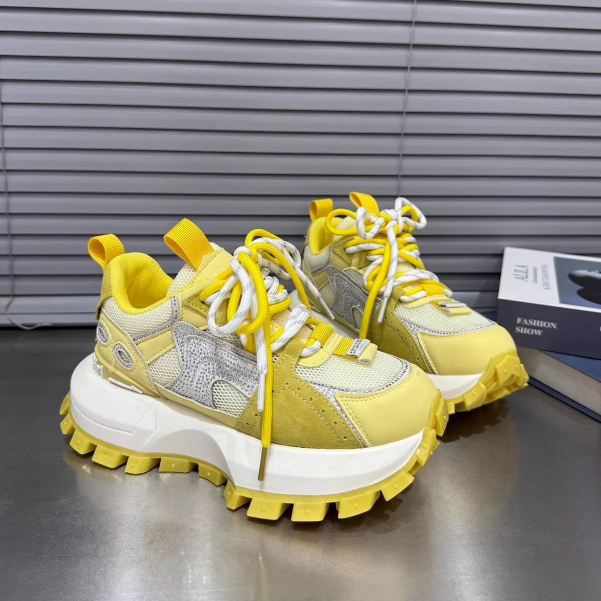 Damen Sportliche Chunky-Sneaker mit dicker Plattform und atmungsaktiver Oberflächenstruktur Heidi Mode - Image 7