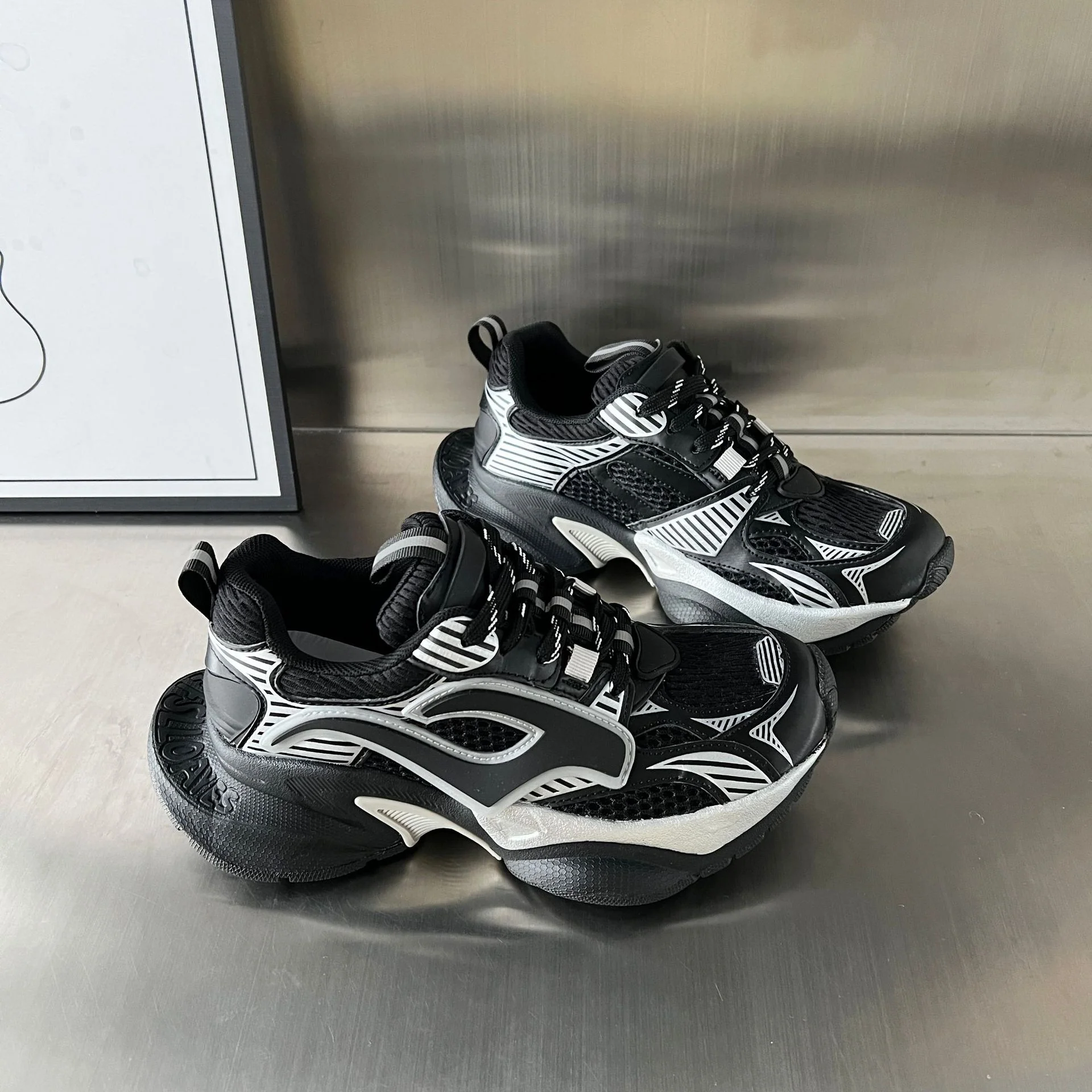 Damen Sportliche Chunky Sneakers mit atmungsaktivem Mesh-Obermaterial und stabiler Sohle Heidi Mode - Image 5