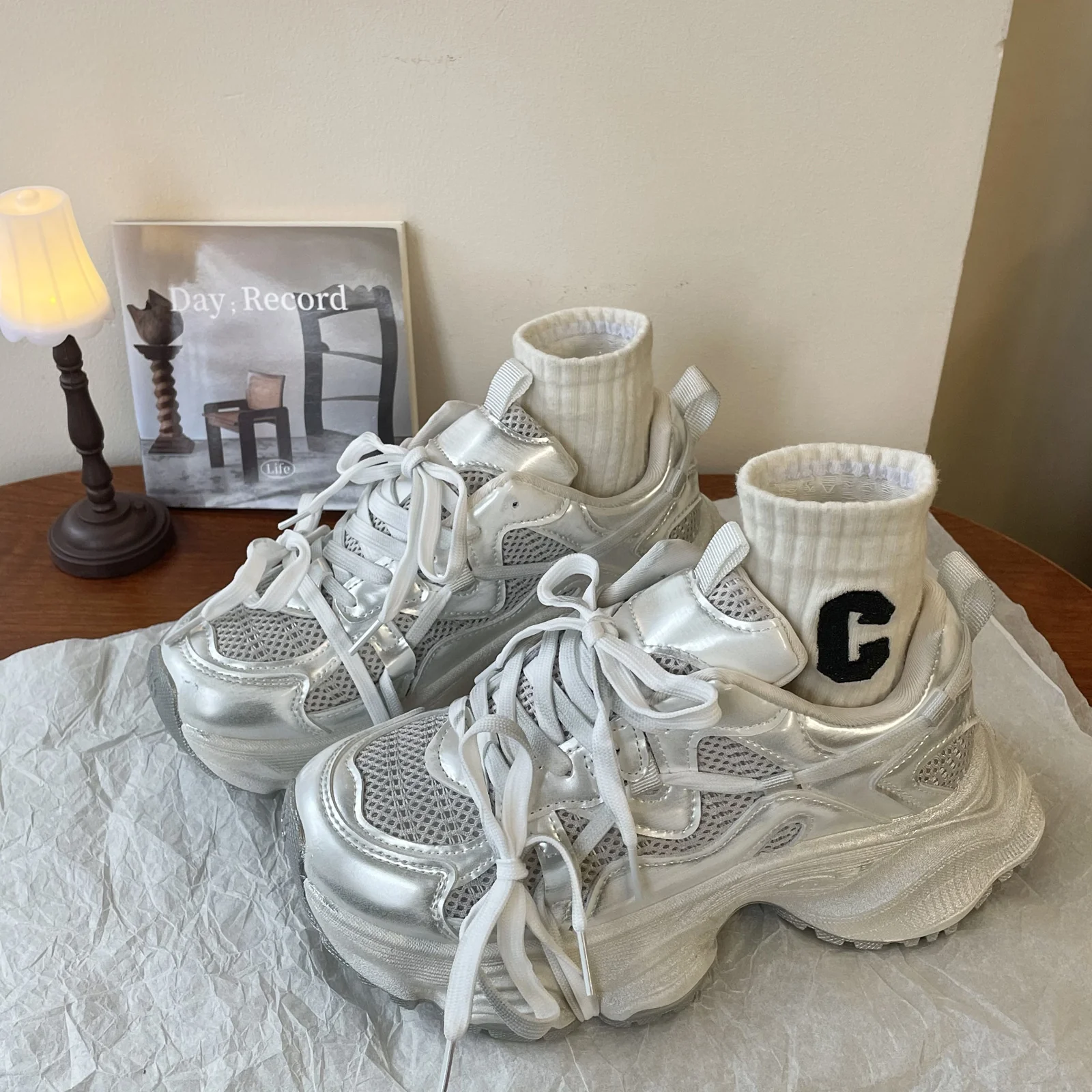 Damen Sportliche Chunky Sneakers mit atmungsaktivem Mesh und reflektierenden Akzenten Heidi Mode - Image 6