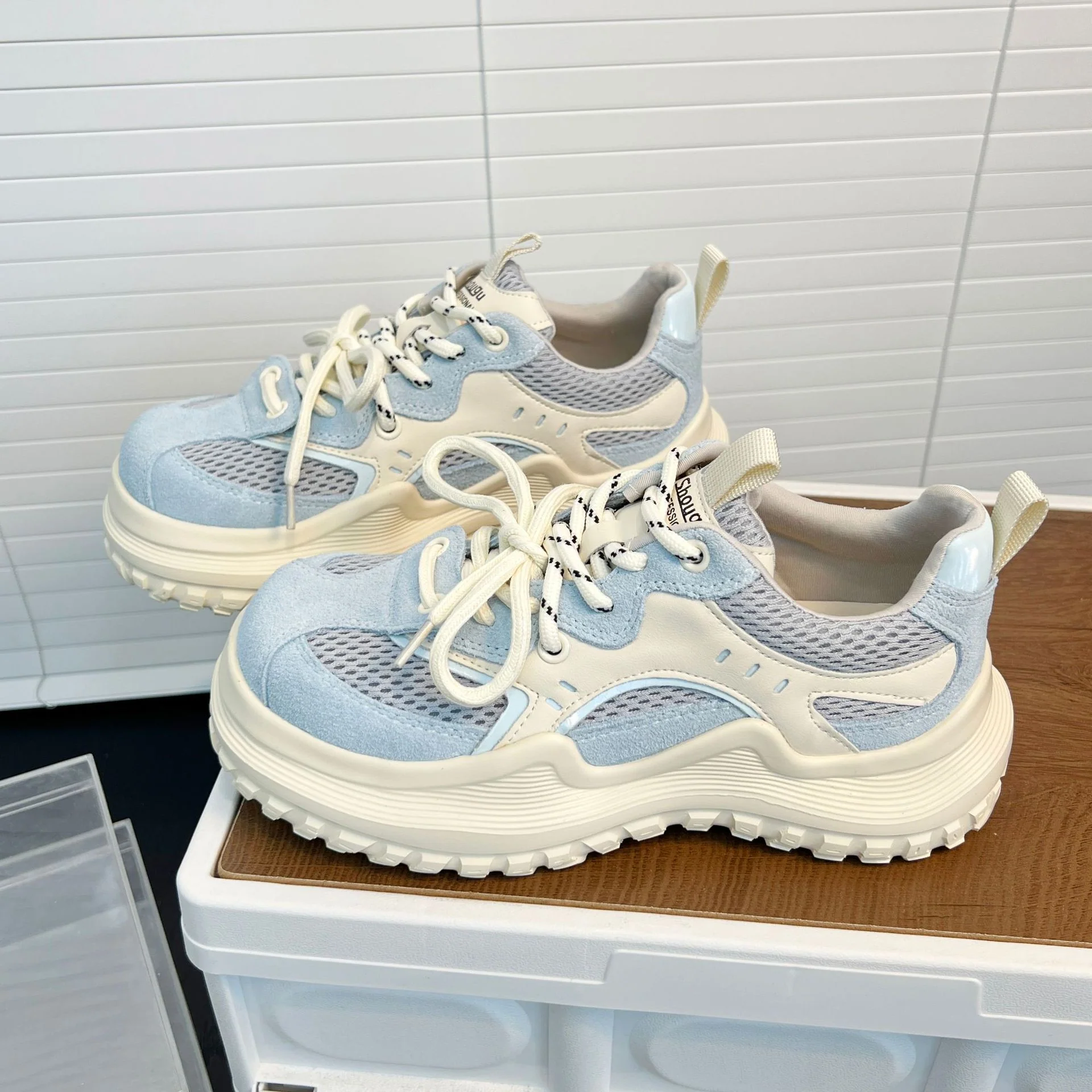 Damen Sportliche Chunky Sneakers mit atmungsaktivem Mesh und verstärktem Fersenbereich Heidi Mode - Image 8