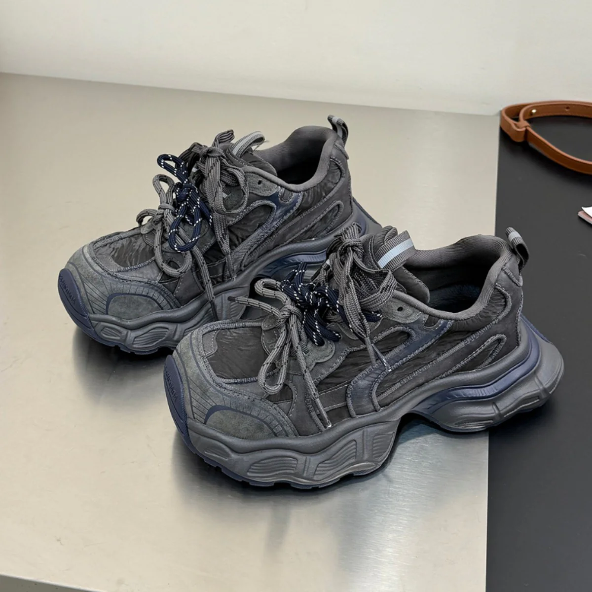 Damen Sportliche Chunky Sneakers mit atmungsaktiver Mesh-Oberfläche Heidi Mode