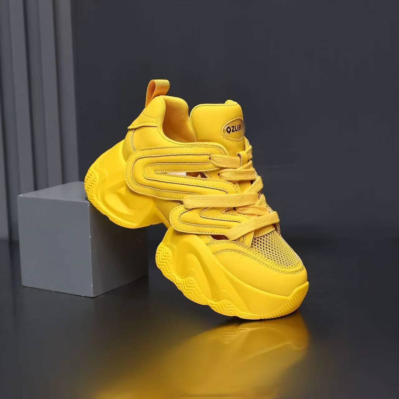 Damen Sportliche Chunky Sneakers mit atmungsaktiver Mesh-Oberfläche und innovativem Dämpfungssystem Heidi Mode - Image 5