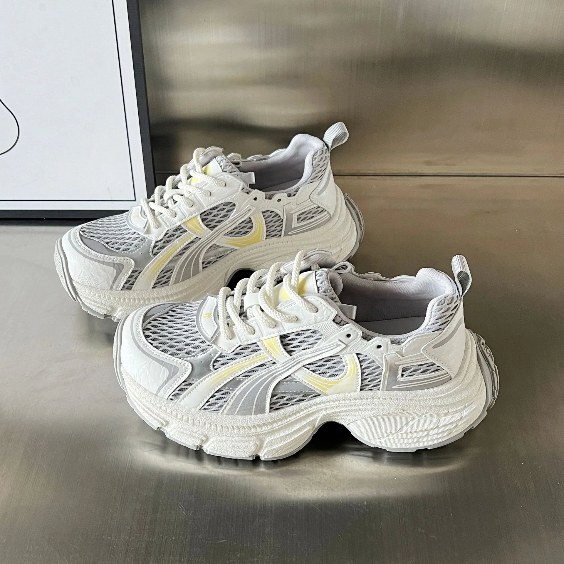 Damen Sportliche Chunky Sneakers mit atmungsaktiver Mesh-Oberfläche und stabiler Sohle Heidi Mode - Image 6