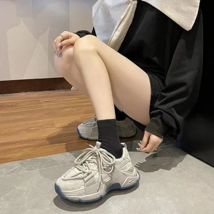 Damen Sportliche chunky Sneakers mit atmungsaktiver Oberflächenstruktur Heidi Mode - Image 4