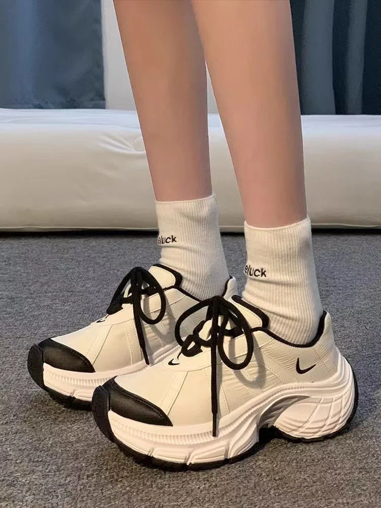 Damen Sportliche Chunky Sneakers mit dämpfender Sohle Heidi Mode - Image 7