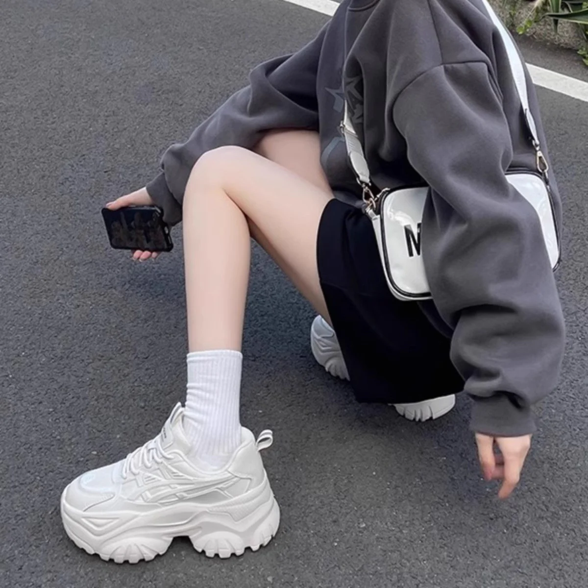 Damen Sportliche Chunky Sneakers mit dämpfender Sohle und atmungsaktiver Obermaterialstruktur Heidi Mode - Image 3