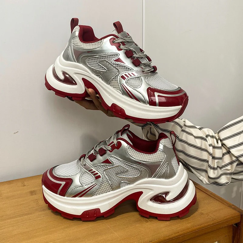 Damen Sportliche Chunky Sneakers mit dämpfender Sohle und reflektierenden Akzenten Heidi Mode - Image 6
