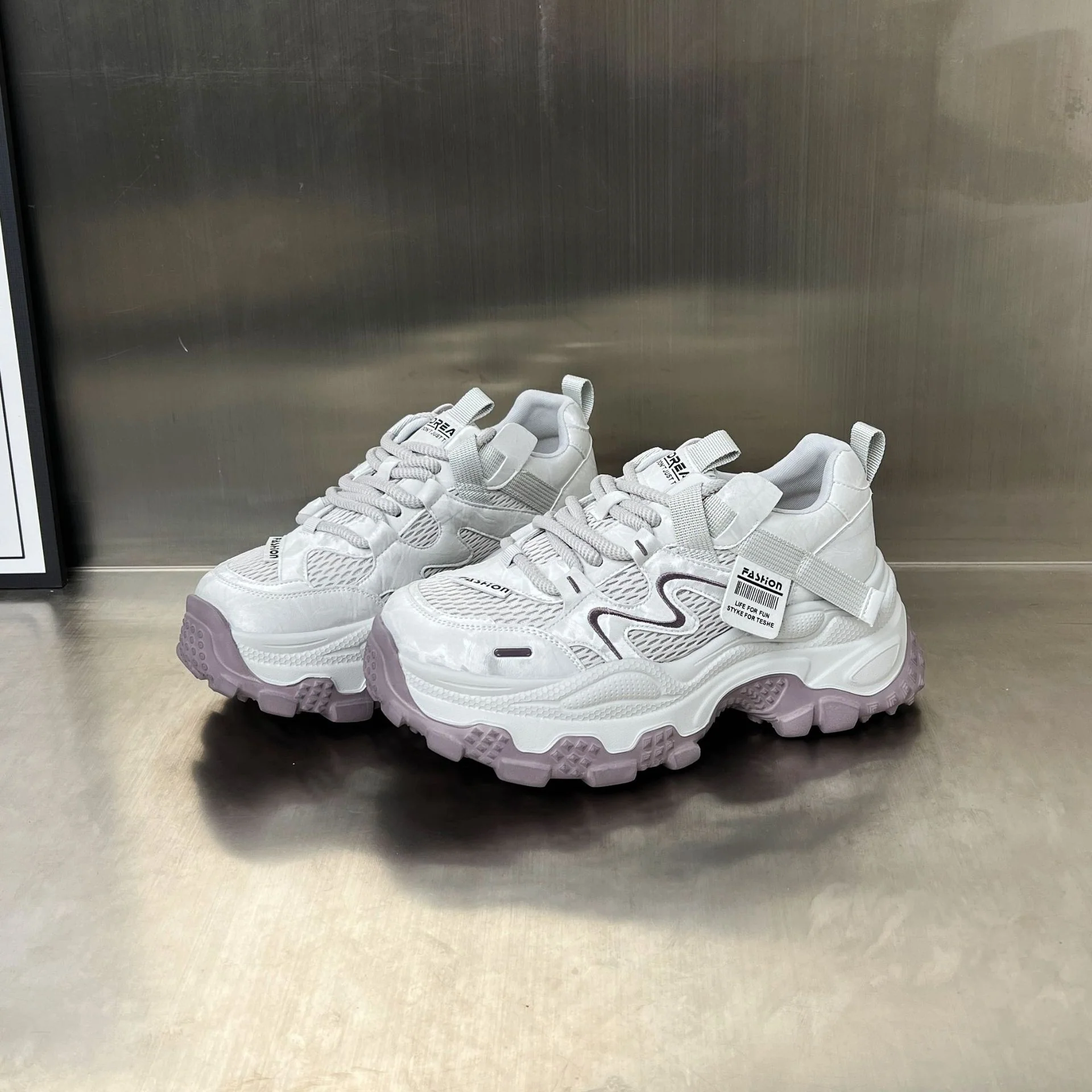 Damen Sportliche Chunky Sneakers mit innovativem Dämpfungssystem für optimalen Komfort Heidi Mode - Image 2