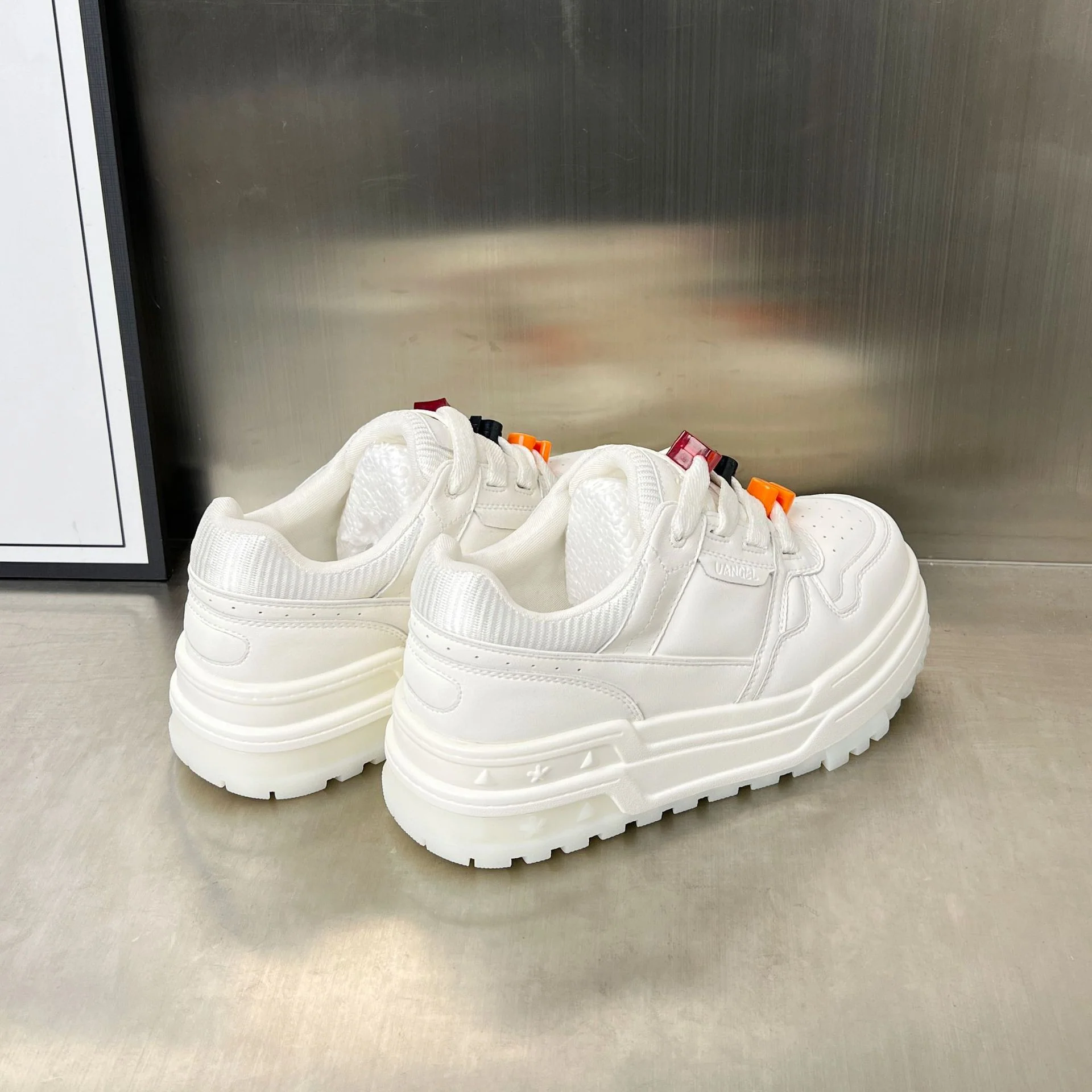 Damen Sportliche Chunky Sneakers mit innovativem Schnürsystem und hohem Komfort Heidi Mode - Image 2
