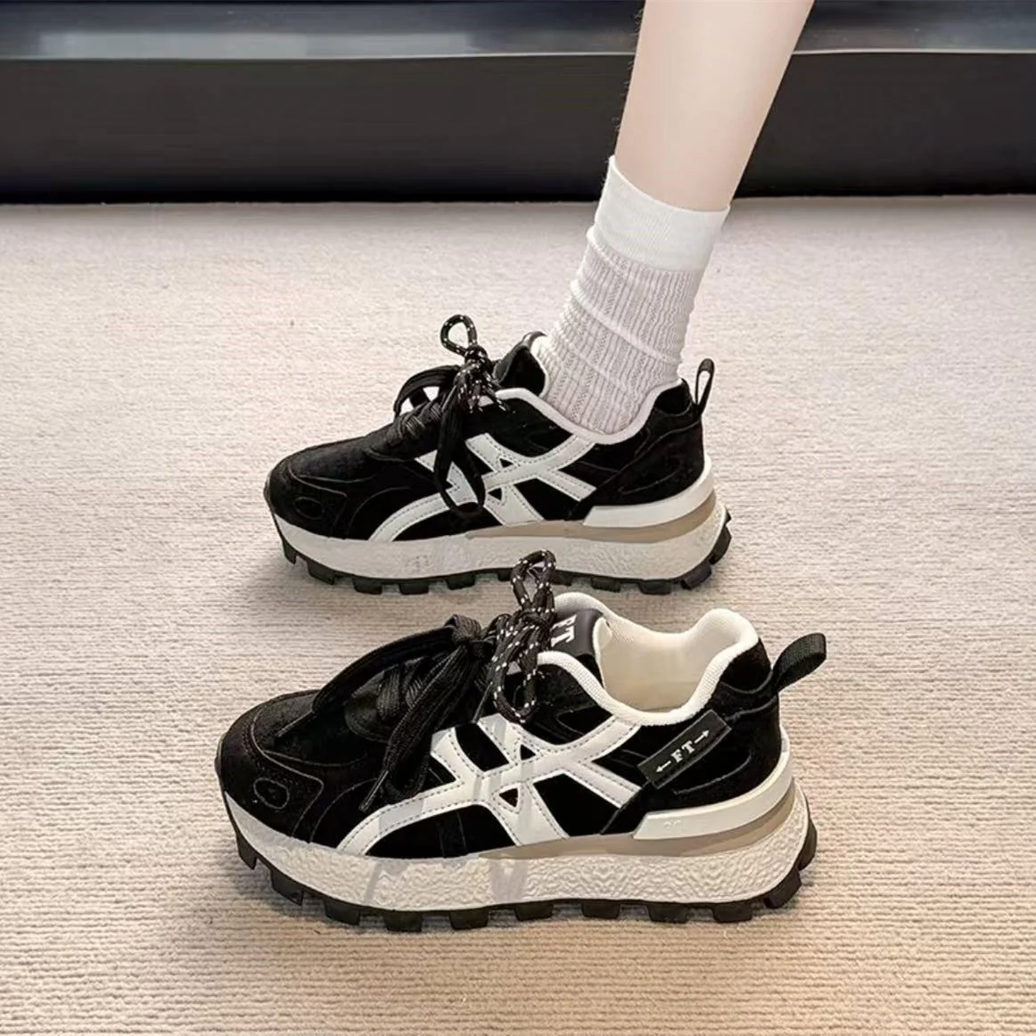 Damen Sportliche Chunky Sneakers mit rutschfester Sohle und atmungsaktiver Obermaterialstruktur Heidi Mode - Image 2