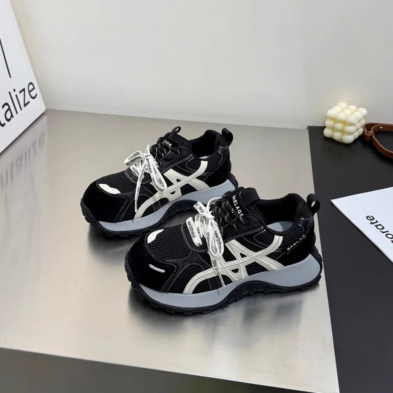 Damen Sportliche Freizeit Sneaker mit atmungsaktiver Obermaterialstruktur und robustem Profil Heidi Mode - Image 2
