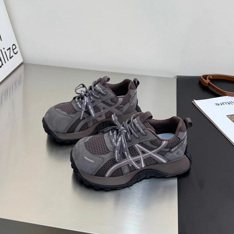 Damen Sportliche Freizeit Sneaker mit atmungsaktiver Obermaterialstruktur und robustem Profil Heidi Mode - Image 3