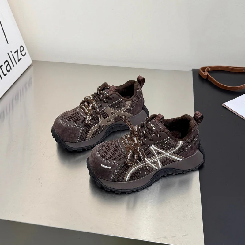 Damen Sportliche Freizeit Sneaker mit atmungsaktiver Obermaterialstruktur und robustem Profil Heidi Mode - Image 4