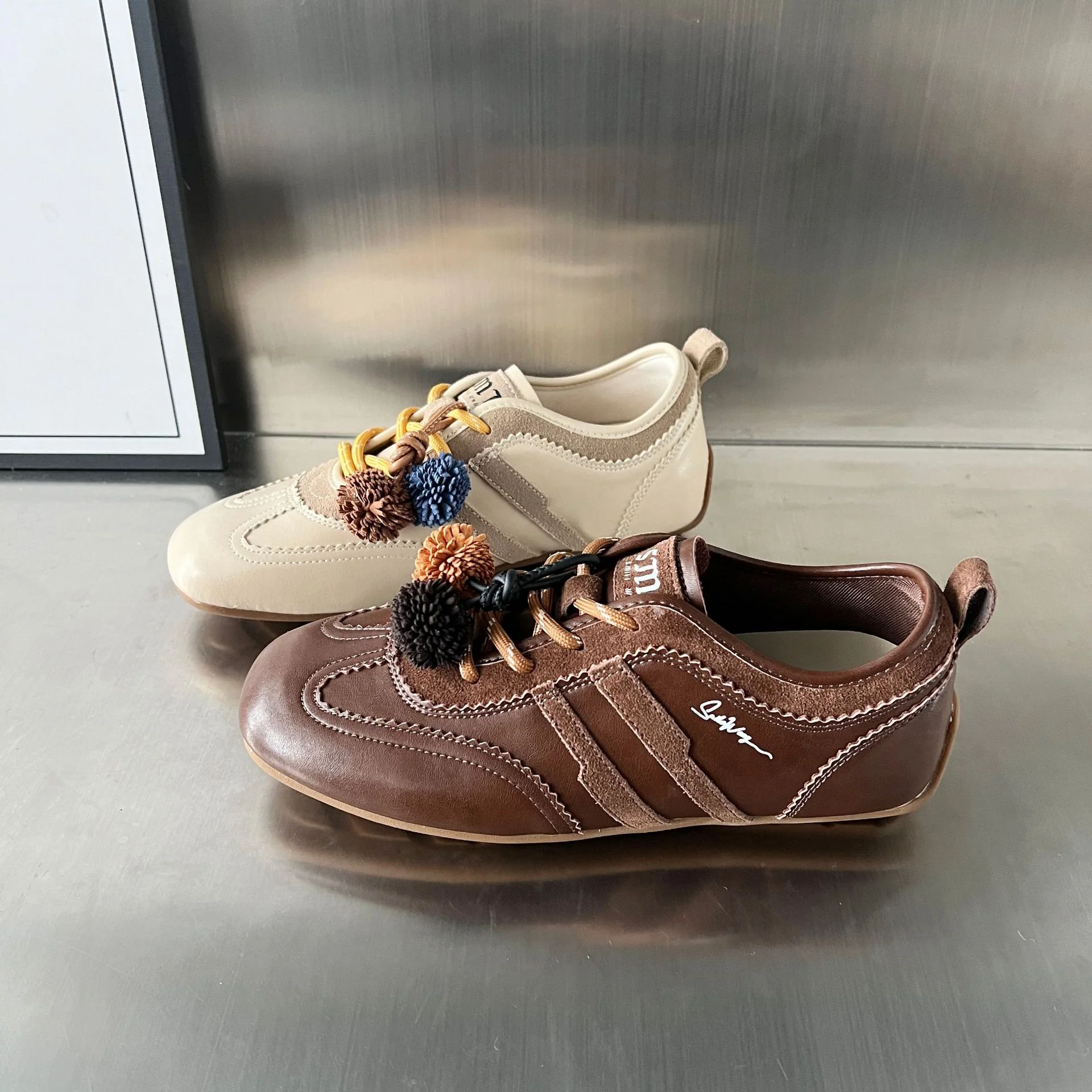 Damen Sportliche Freizeitschuhe aus hochwertigem Leder mit einzigartiger Dekoration Heidi Mode - Image 3
