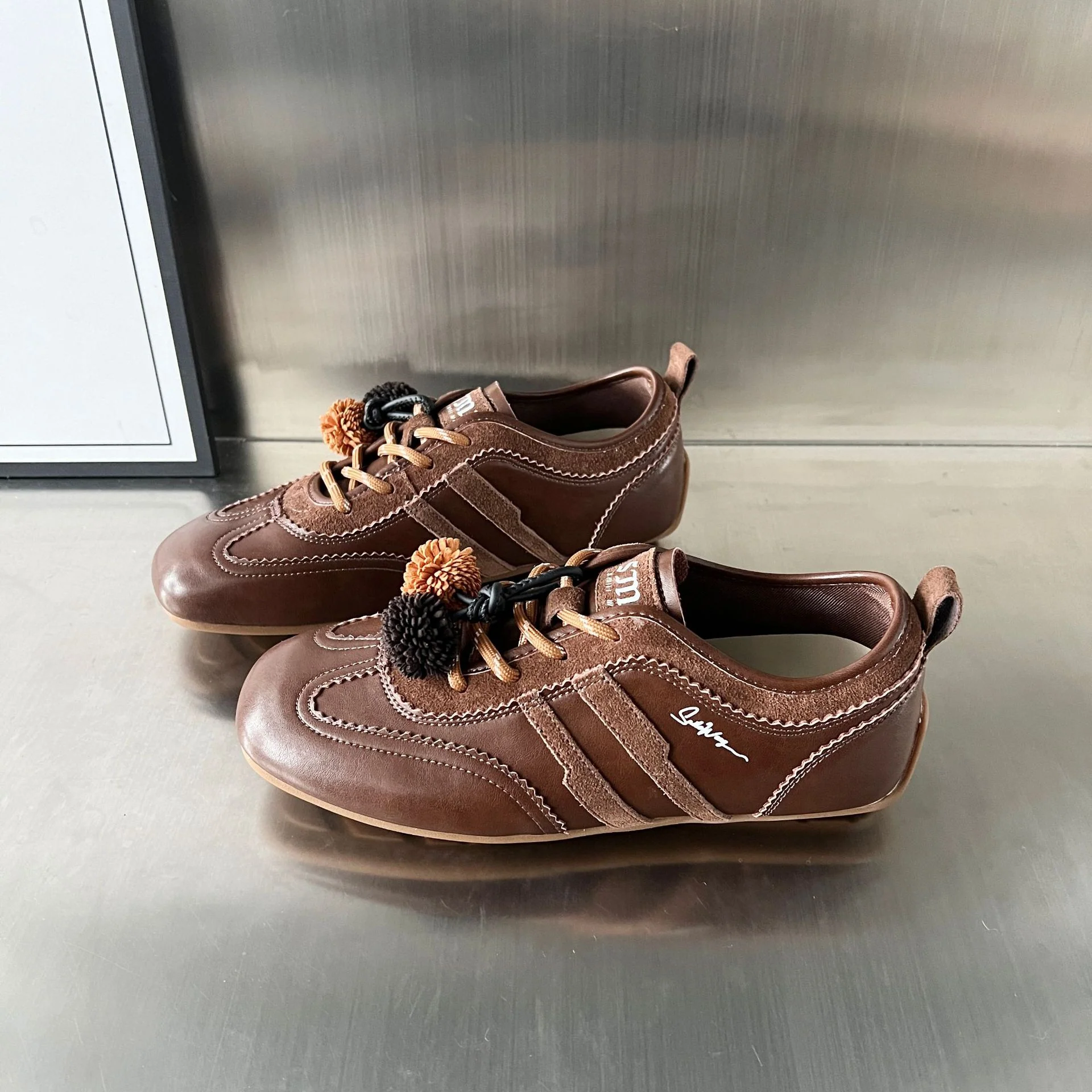 Damen Sportliche Freizeitschuhe aus hochwertigem Leder mit einzigartiger Dekoration Heidi Mode - Image 7