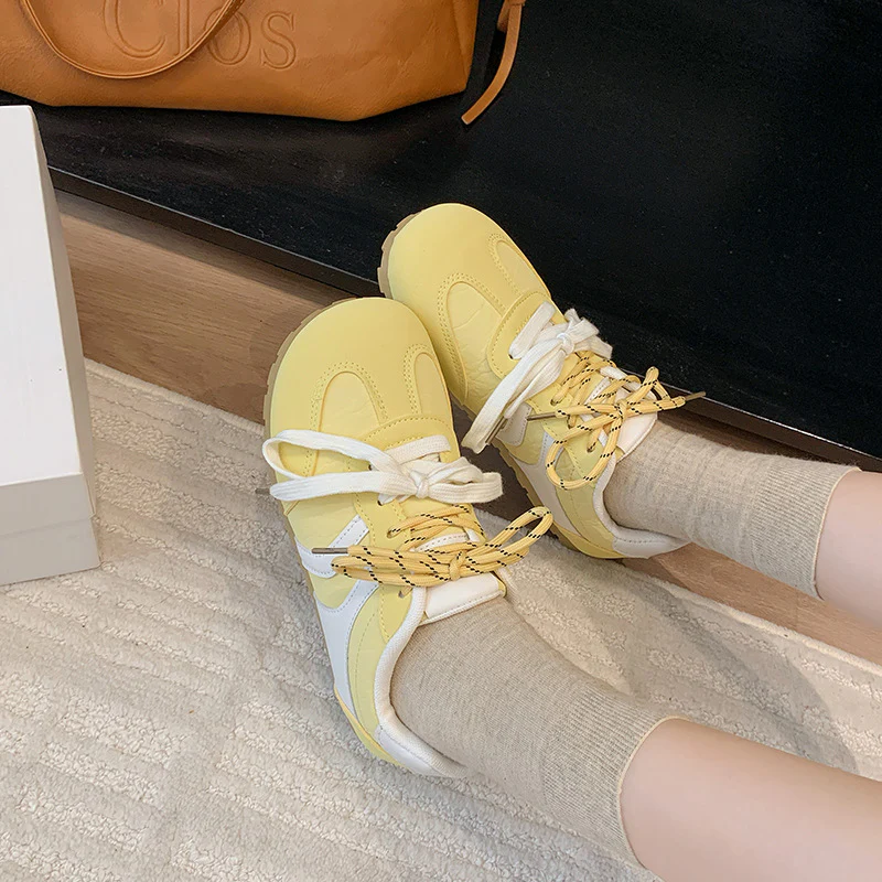 Damen Sportliche Freizeitschuhe mit hohem Tragekomfort und stylischen Schnürdetails Heidi Mode - Image 3