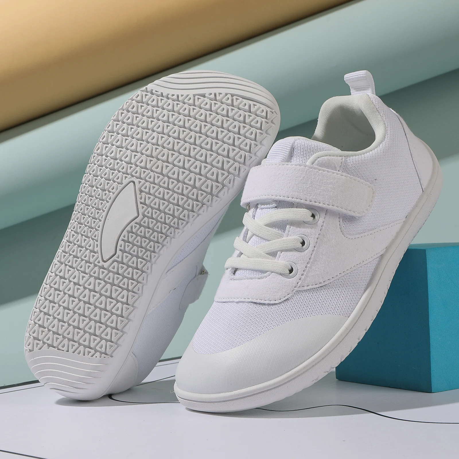 Damen Sportliche Freizeitschuhe mit rutschfester Sohle und praktischem Klettverschluss Heidi Mode - Image 9