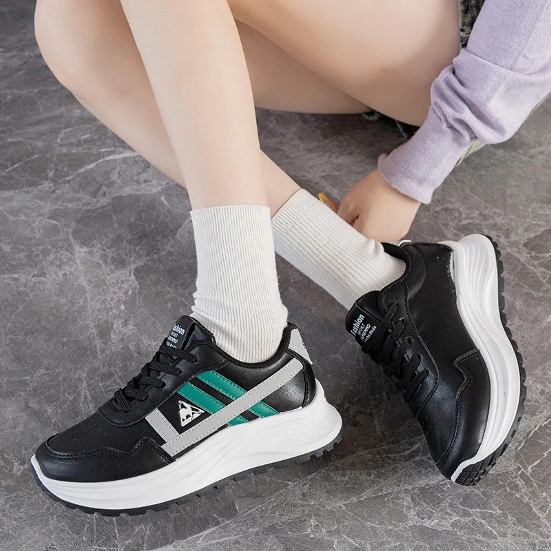 Damen Sportliche Freizeitsneaker aus hochwertigem Synthetikmaterial mit dämpfender Laufsohle Heidi Mode - Image 3