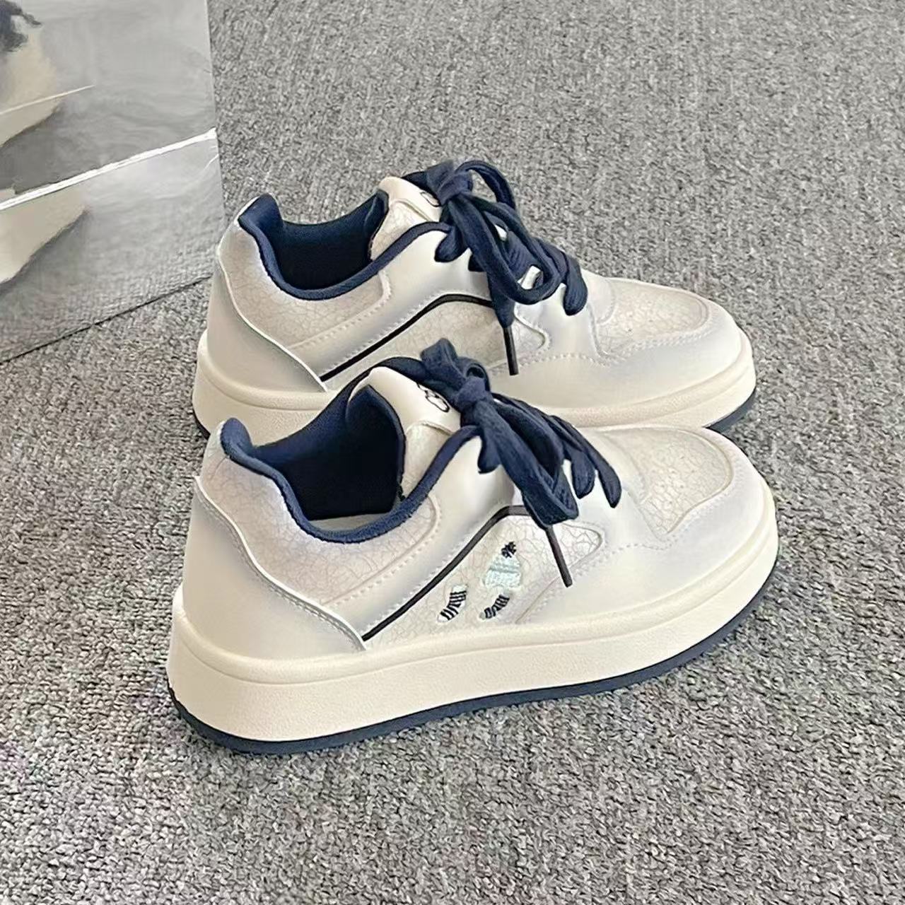 Damen Sportliche Freizeitsneaker mit atmungsaktivem Obermaterial und dämpfender Sohle Heidi Mode - Image 2