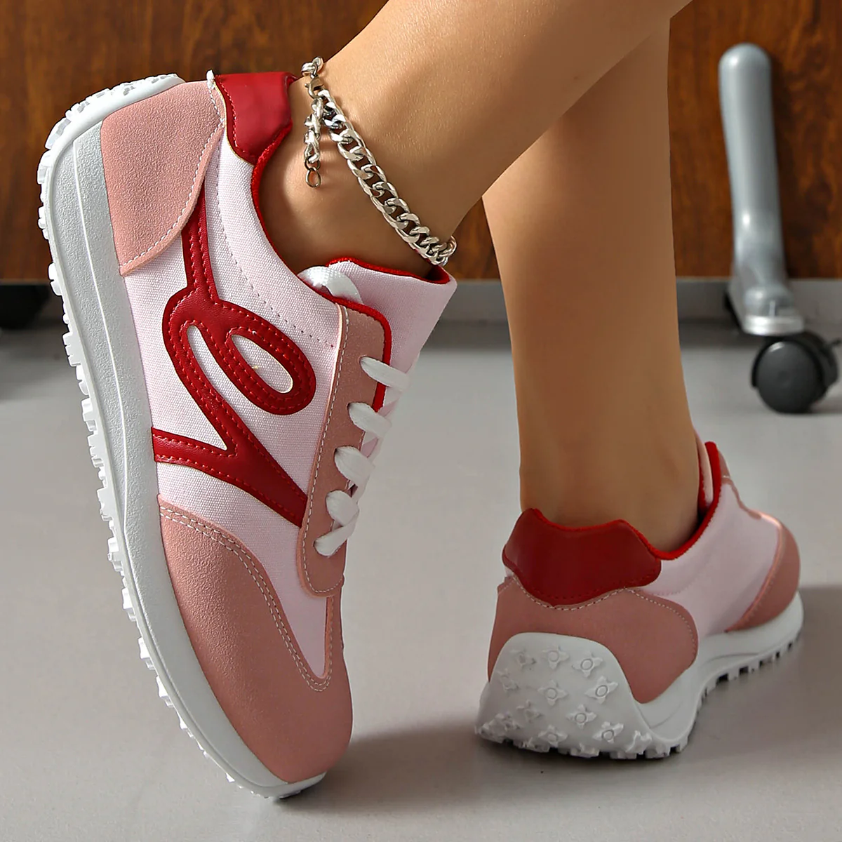 Damen Sportliche Freizeitsneaker mit atmungsaktiver Oberflächenstruktur und dämpfender Sohle Heidi Mode - Image 2