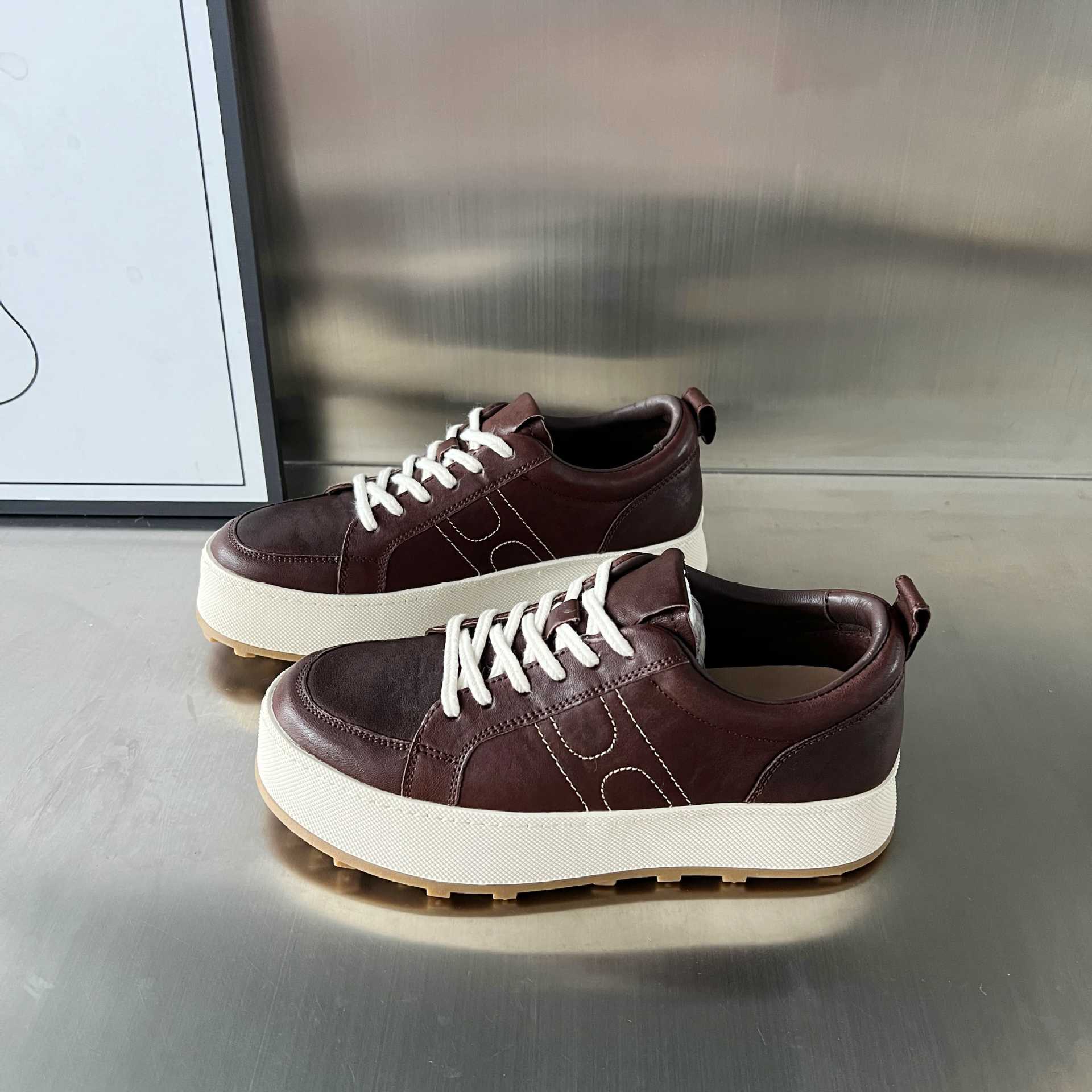 Damen Sportliche Lace-Up Sneakers mit komfortabler Plateau-Sohle Heidi Mode - Image 2