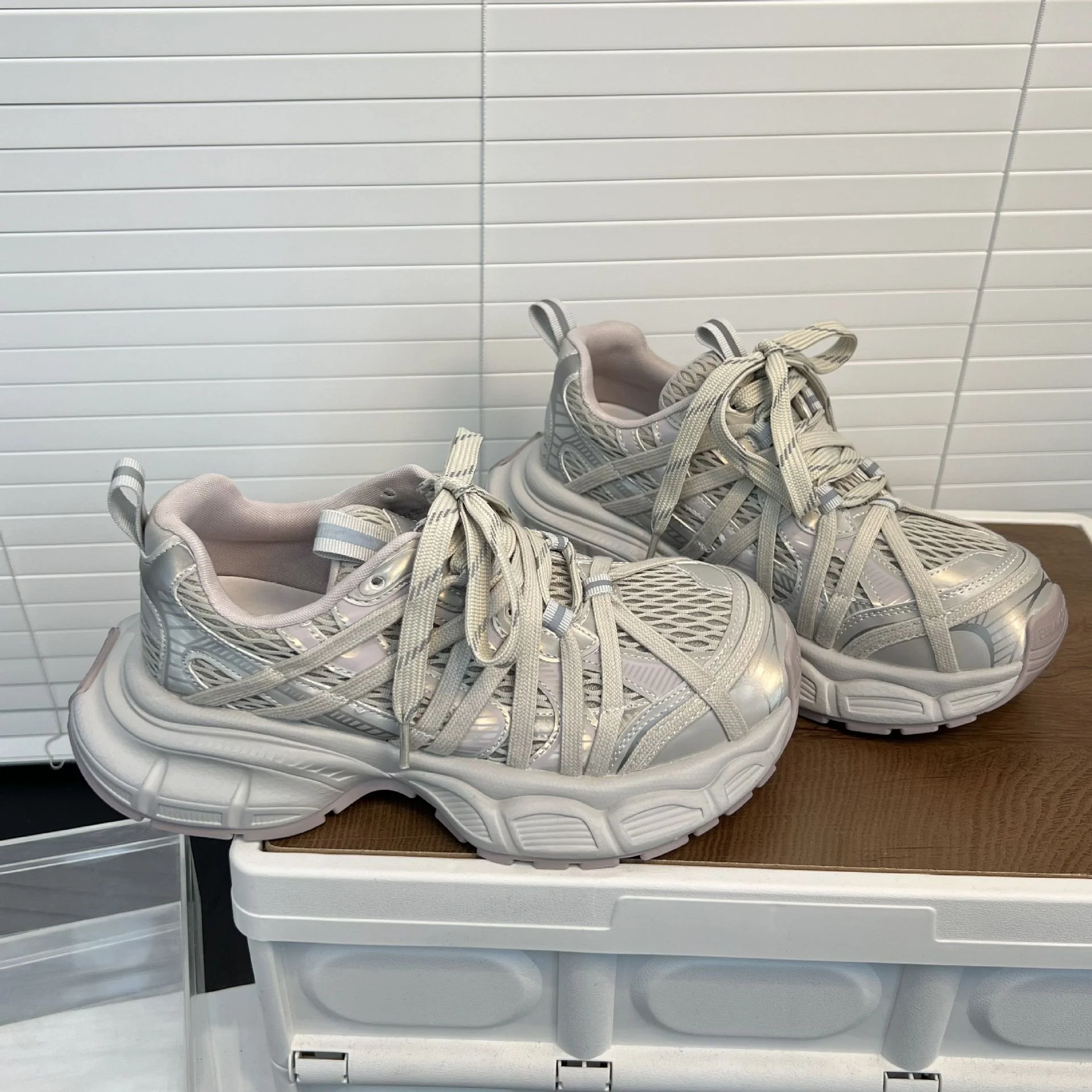 Damen Sportliche Lauf-Schuhe mit atmungsaktivem Mesh-Obermaterial und dämpfender Sohle Heidi Mode - Image 4